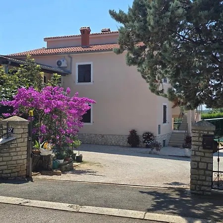 Διαμέρισμα Poesia Πόρετς