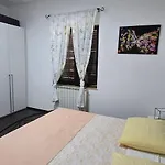 Poesia Пореч